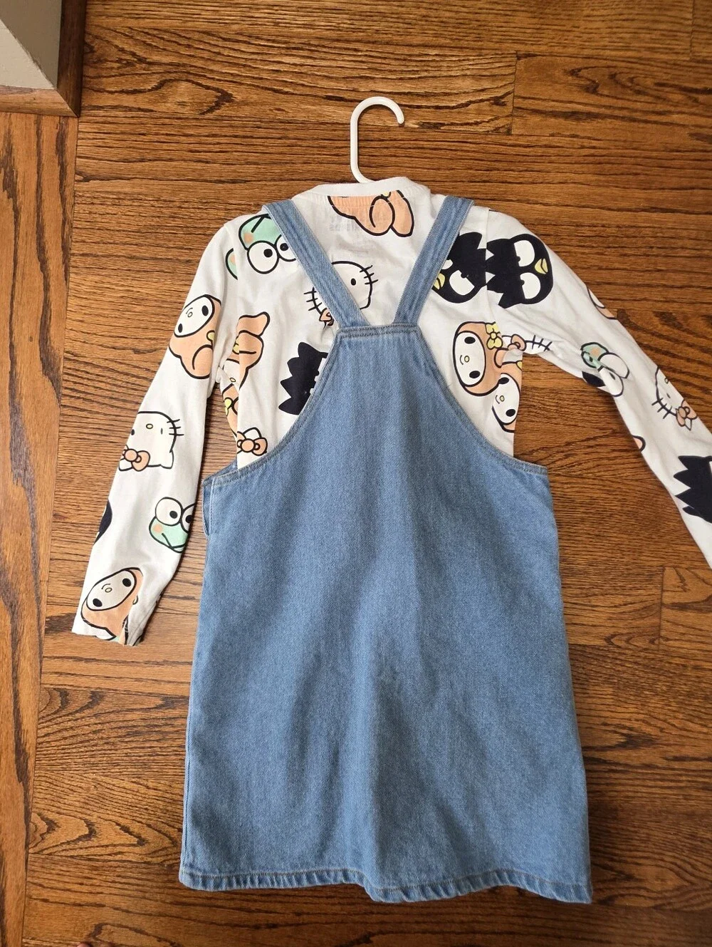 Hello Kitty 2 piece overall dress set size 6-7yr like new